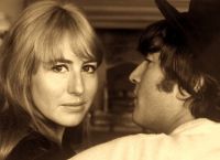 Джон Леннон и его первая жена Синтия Пауэлл