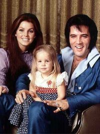 Элвис с женой и дочерью