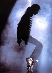 Танцевальные движения Майкла Джексона были уникальны
