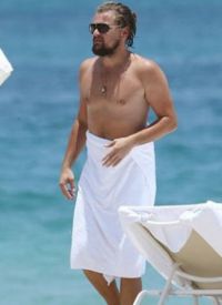 Фото с пляжа Майами, Леонардо отрастил не только бороду, но и живот