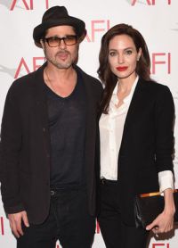 Анджелина Джоли приревновала 52-летнего супруга к 23-летней Селене