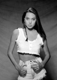 Анджелина Джоли в образе тинейджера