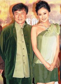 Джеки Чан с супругой выглядят гармонично