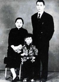 отец Джеки Чана был достаточно высоким