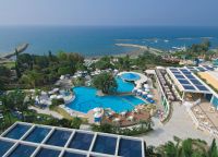 Отель Mediterranean Beach Hotel