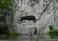 Умирающий лев - символ Швейцарской гвардии
