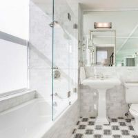 Белая плитка в ванной11