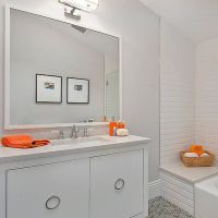 Белая плитка в ванной2