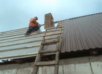 Покрытие крыши профнастилом15