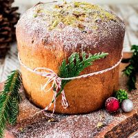 Традиционный итальянский рождественский кекс панеттоне