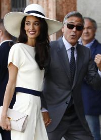 Клуни с женой Амаль Аламуддин
