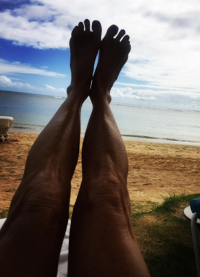 Ноги Мелани (снимок сделан во время отдыха на Гавайях)