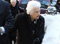 88-летняя Тереза Дион приехала проститься с зятем