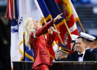 Леди Гага исполнила национальный гимн Америки 