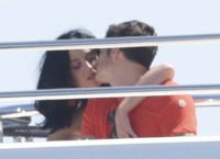 Кэти Перри и Орландо Блум в воскресенье целовались на яхте