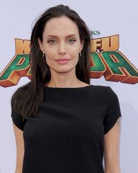 Анджелина Джоли переселилась  в закрытый район Хидден-Хилс в округе Лос-Анджелес
