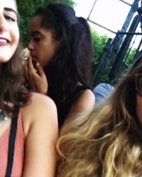 Дочь президента США курит травку на музыкальном фестивале Lollapalooza