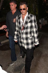 Джонни Депп покидает ресторан в Западном Голливуде 