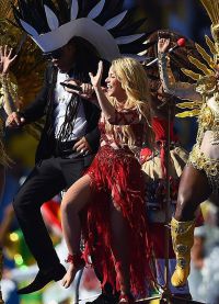 Шакира во время церемонии закрытия Чемпионат мира по футболу в Бразилии
