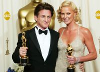 Шарлиз и Шон Пенн на вручении Оскара