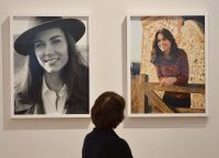 Снимки Кейт появились на стенах Национальной портретной галереи Лондона