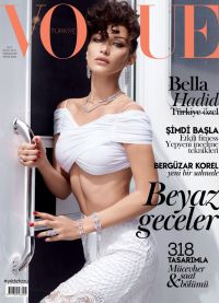 Белла Хадид совсем недавно снялась для своей первой обложки Vogue
