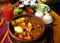 Кухня Эквадора кальдо-де-пата