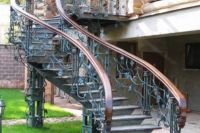 уличная металлическая лестница1
