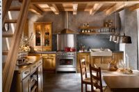 Дизайн кухни в деревянном доме 6