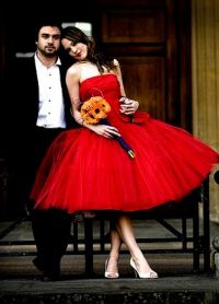 короткие красные свадебные платья1