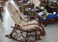 Кресло-качалка из лозы2