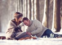 идеи зимней фотосессии для влюбленных 11