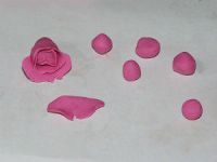 лепка розы из пластилина 2