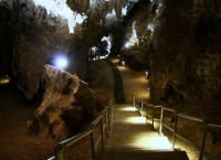 Лестница в пещерах