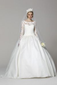 свадебное платье с кружевными рукавами
