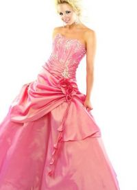 свадебное платье с розовым бантом 2