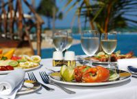 Обед в ресторане Ocean Paradise Resort