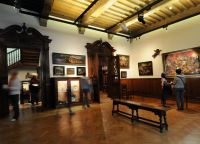 Выставочный павильон на первом этаже музея Майер ван ден Берг