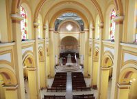 Центральный неф кафедрального собора Сан-Педро-Сула