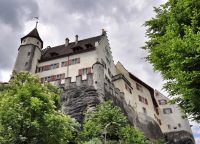 Замок Ленцбурга, Швейцария