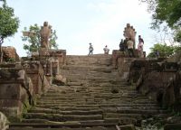 Знаменитая лестница храма