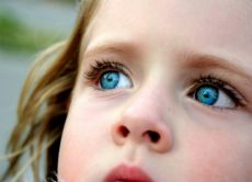 цвет глаз у ребенка