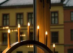 Новогодние светильники на окно в виде свечей