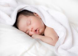 сколько должен спать ребенок в 2 месяца