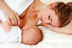 как правильно кормить новорожденного грудью