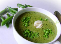Суп из замороженного зеленого горошка