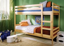 Кровать в детскую комнату для двоих мало места
