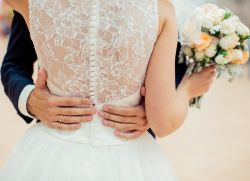 Красивые ажурные пригласительные на свадьбу: кружевная романтика покорит гостей
