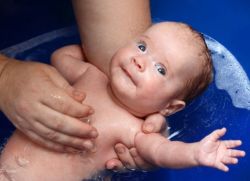 как часто купать новорожденного
