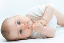 как научить малыша переворачиваться с живота на спину